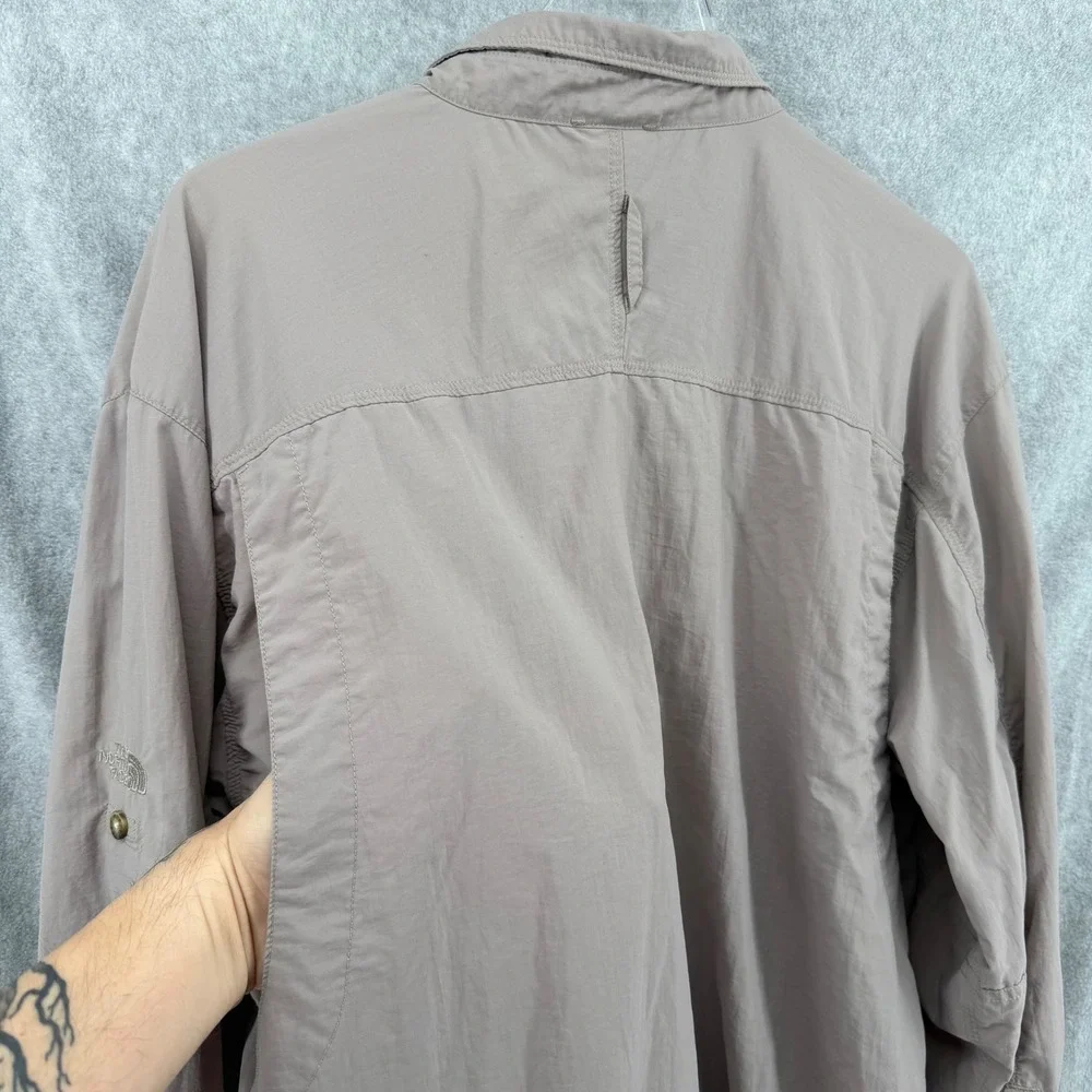 The North Face Mens Long Sleeve Hiking Shirt Tan Nylon Button Down Large